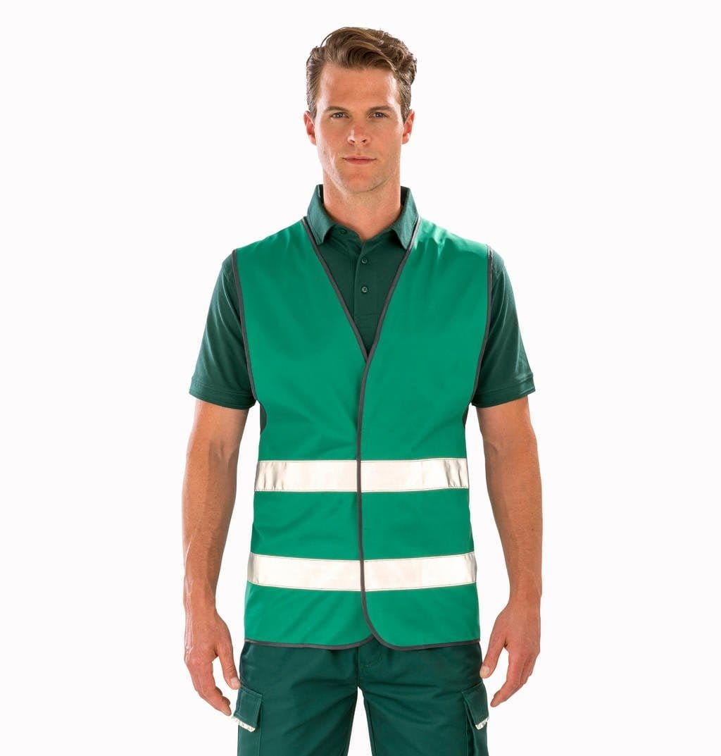 r200xev_paramedicgreen_lifestyle