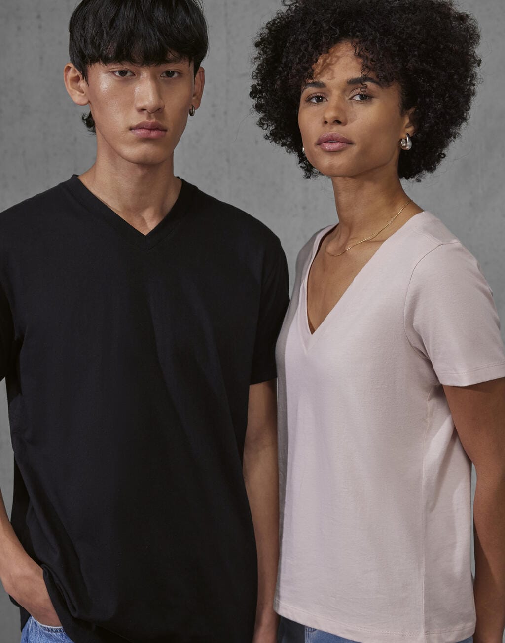 B&C #E150 V T-Shirt /women