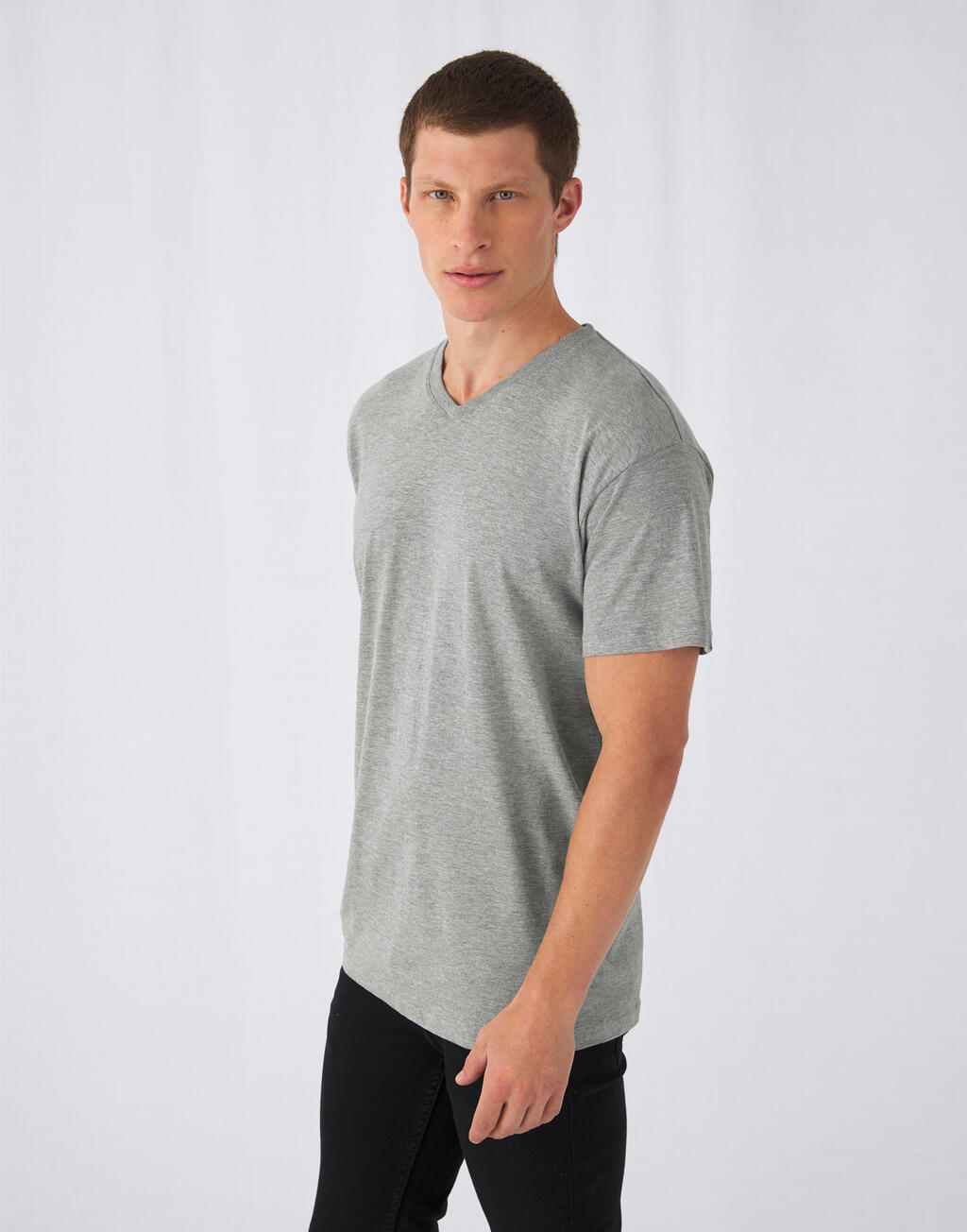 B&C Exact V-neck T-Shirt